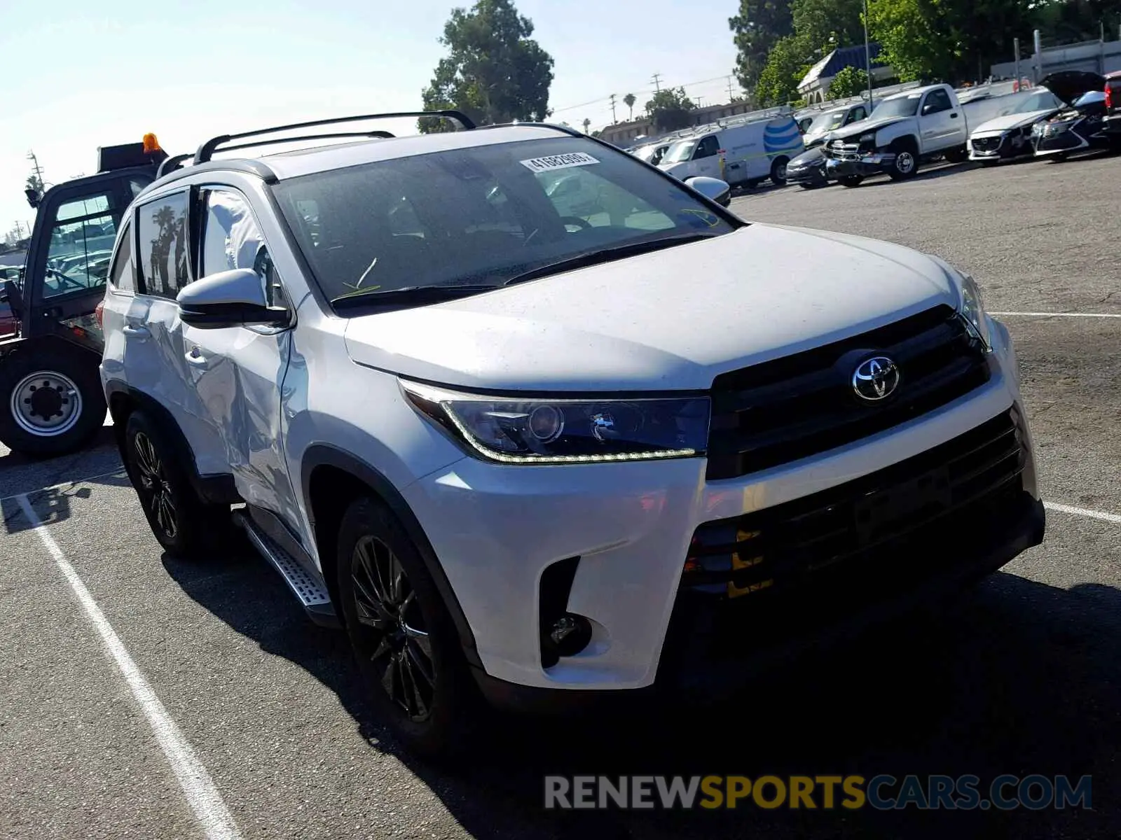 1 fotografías del automóvil dañado 5TDKZRFH0KS303053 TOYOTA HIGHLANDER 2019