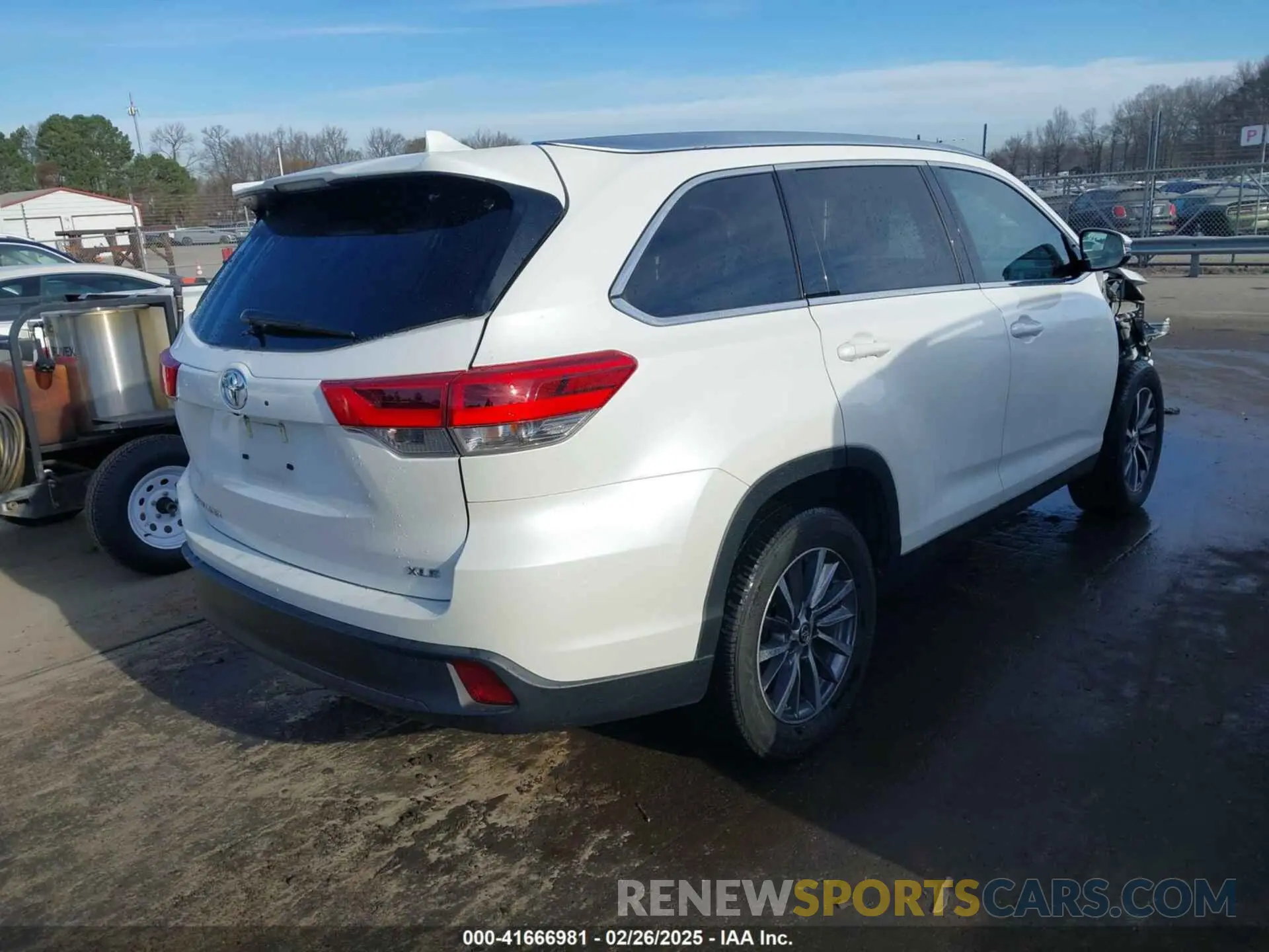 4 fotografías del automóvil dañado 5TDKZRFH0KS315218 TOYOTA HIGHLANDER 2019