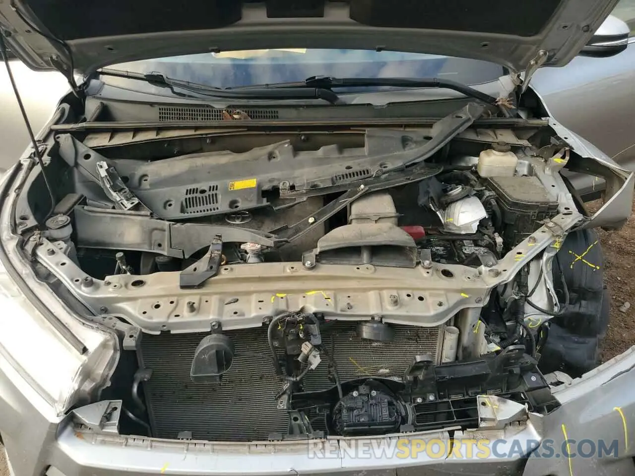12 fotografías del automóvil dañado 5TDKZRFH0KS553912 TOYOTA HIGHLANDER 2019