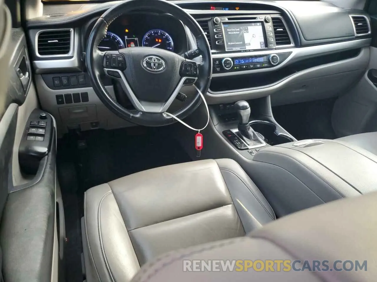 8 fotografías del automóvil dañado 5TDKZRFH0KS553912 TOYOTA HIGHLANDER 2019