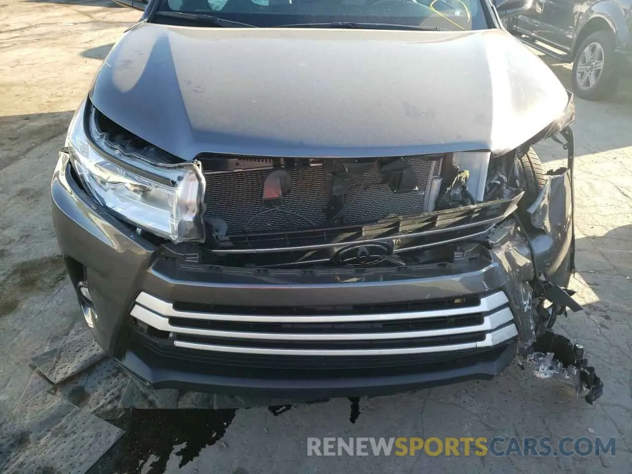 9 fotografías del automóvil dañado 5TDKZRFH0KS554459 TOYOTA HIGHLANDER 2019