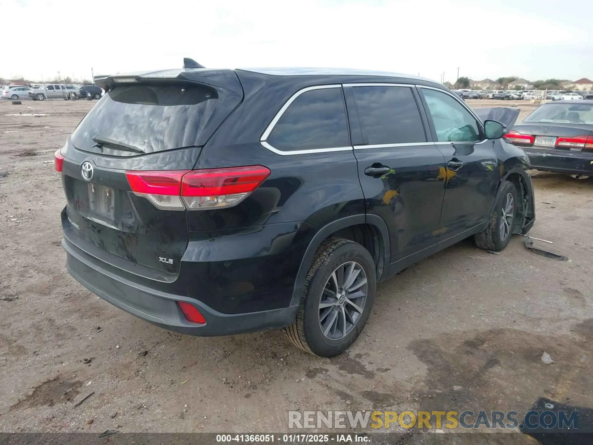 4 fotografías del automóvil dañado 5TDKZRFH0KS560116 TOYOTA HIGHLANDER 2019