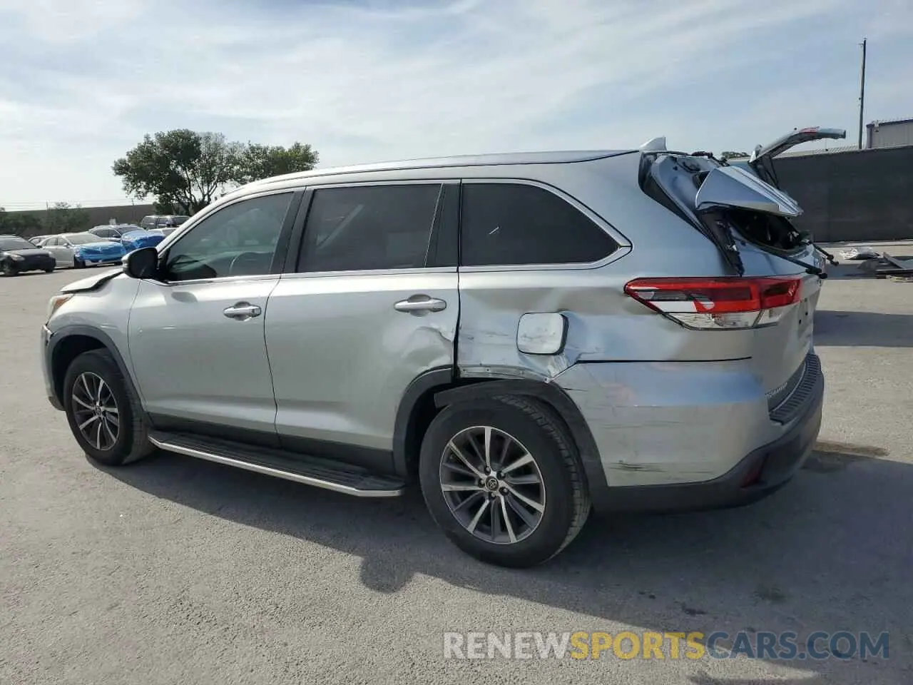2 fotografías del automóvil dañado 5TDKZRFH0KS569107 TOYOTA HIGHLANDER 2019