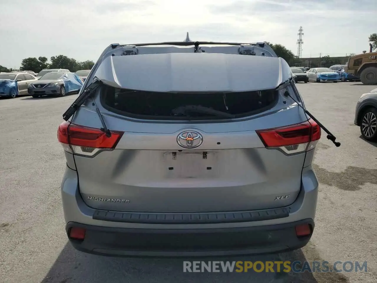 6 fotografías del automóvil dañado 5TDKZRFH0KS569107 TOYOTA HIGHLANDER 2019