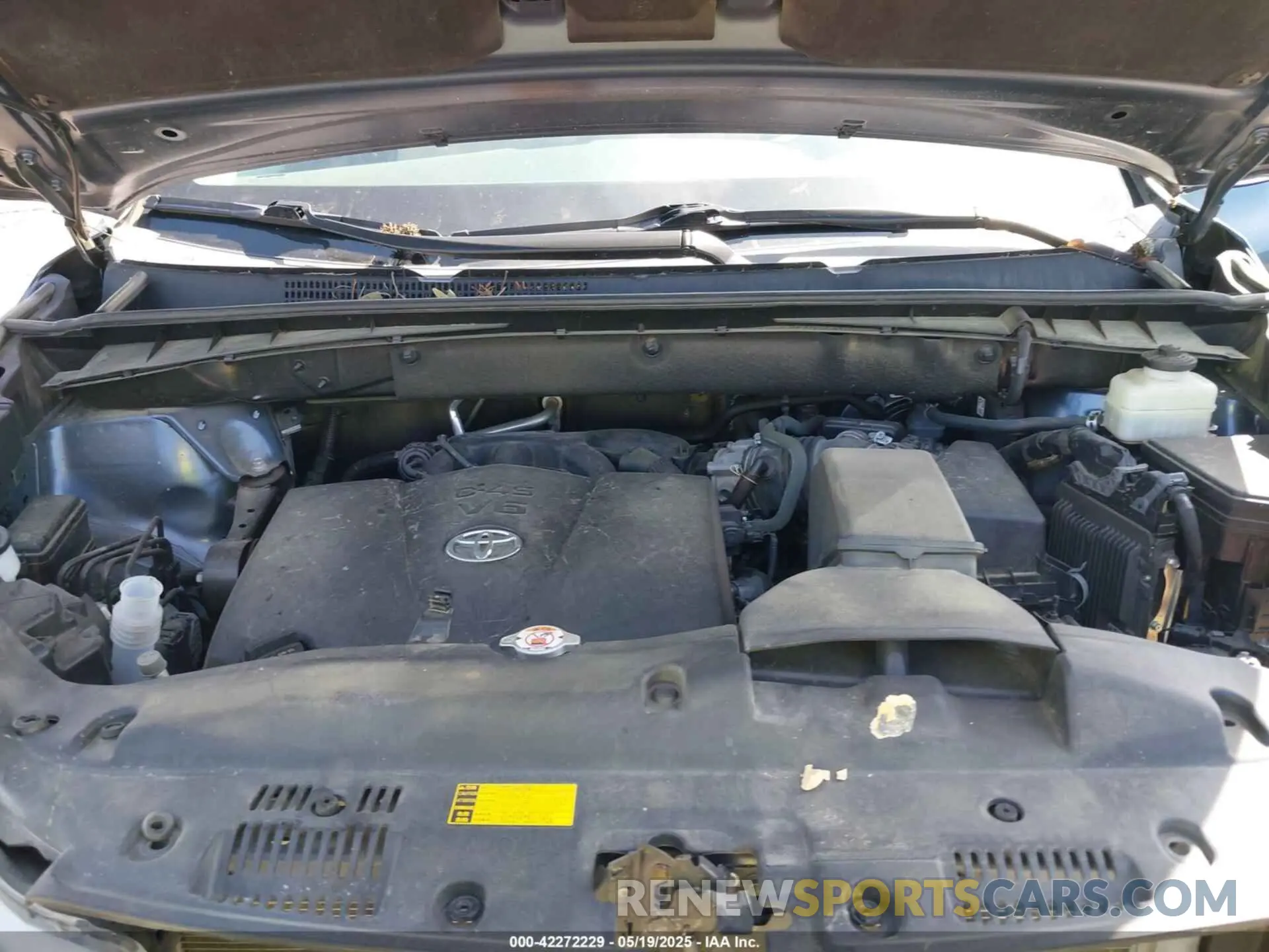 10 fotografías del automóvil dañado 5TDKZRFH1KS290412 TOYOTA HIGHLANDER 2019