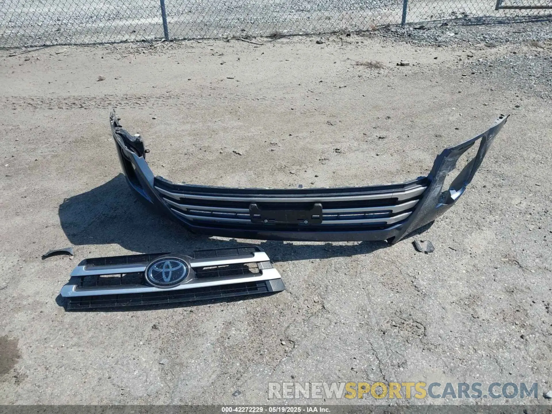 12 fotografías del automóvil dañado 5TDKZRFH1KS290412 TOYOTA HIGHLANDER 2019