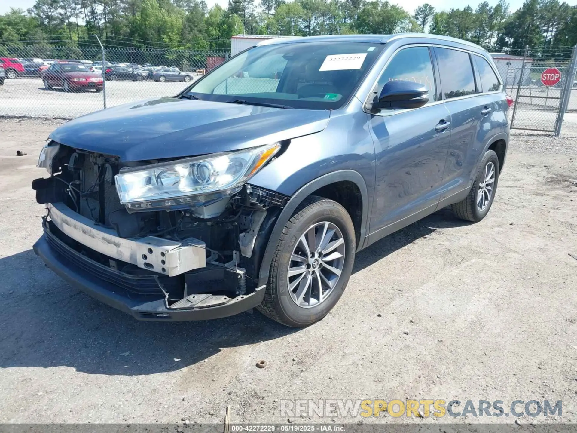 2 fotografías del automóvil dañado 5TDKZRFH1KS290412 TOYOTA HIGHLANDER 2019