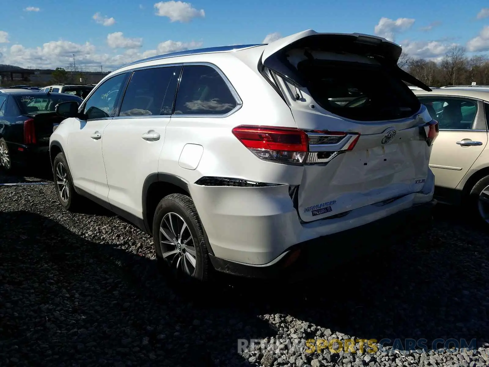 3 fotografías del automóvil dañado 5TDKZRFH1KS324641 TOYOTA HIGHLANDER 2019