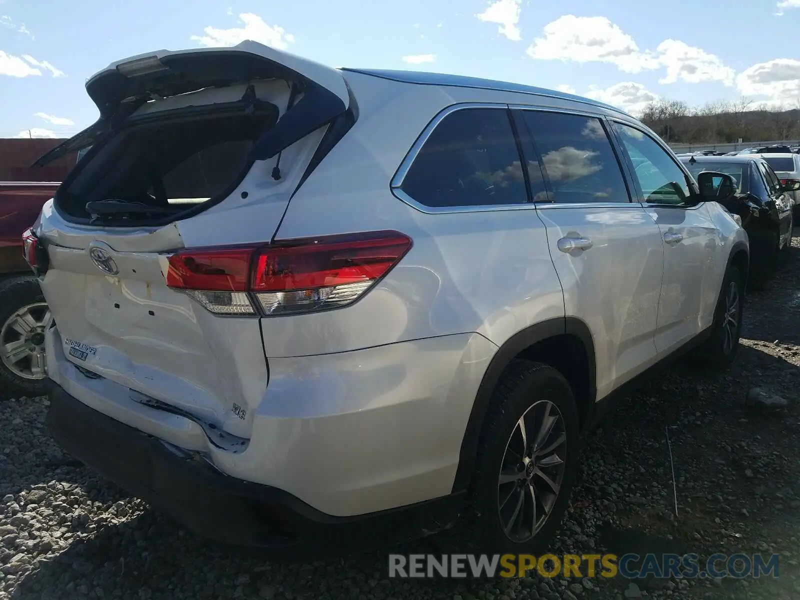 4 fotografías del automóvil dañado 5TDKZRFH1KS324641 TOYOTA HIGHLANDER 2019