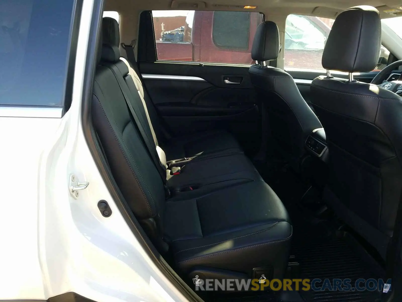 6 fotografías del automóvil dañado 5TDKZRFH1KS324641 TOYOTA HIGHLANDER 2019