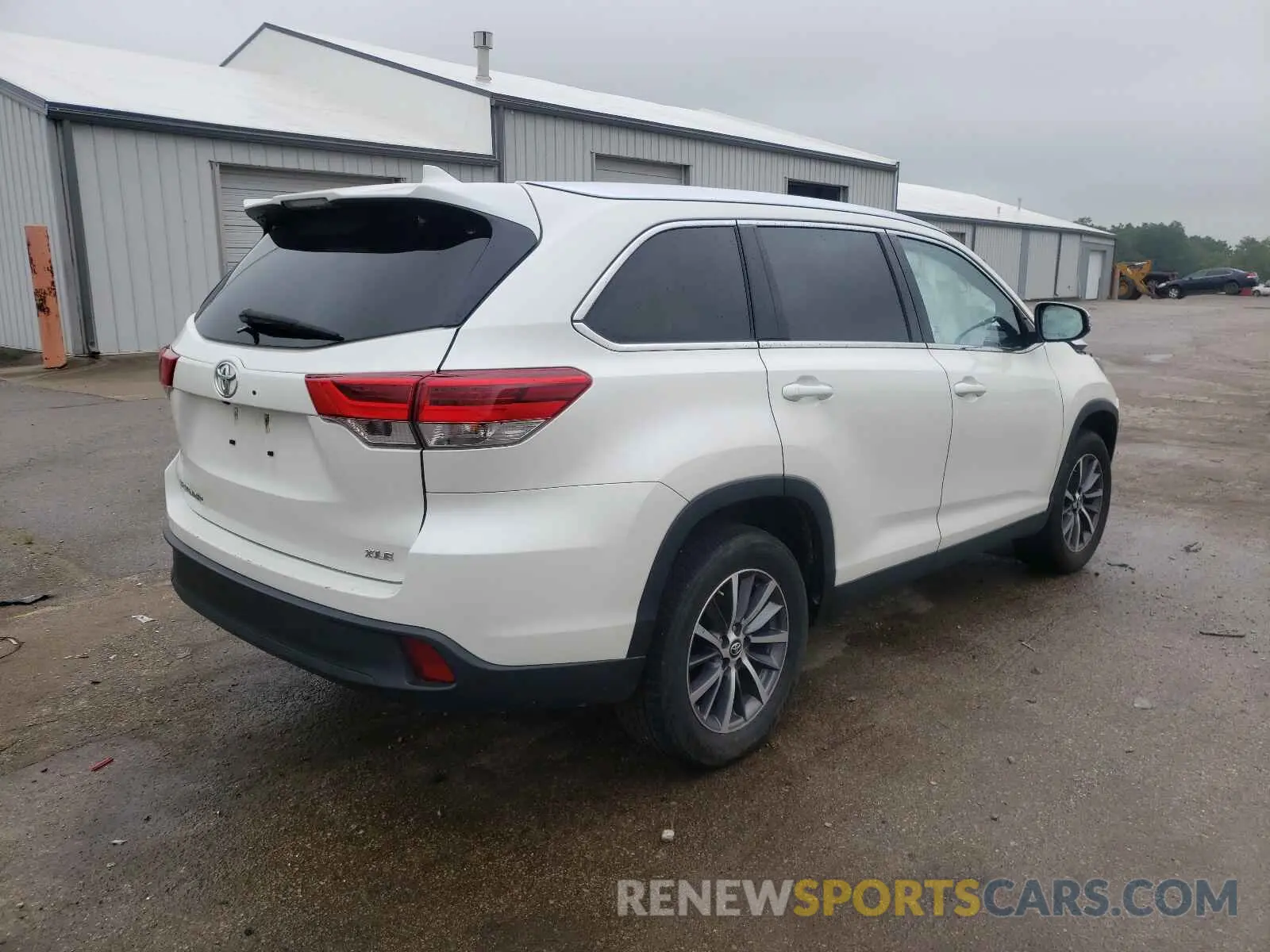 4 fotografías del automóvil dañado 5TDKZRFH1KS555457 TOYOTA HIGHLANDER 2019