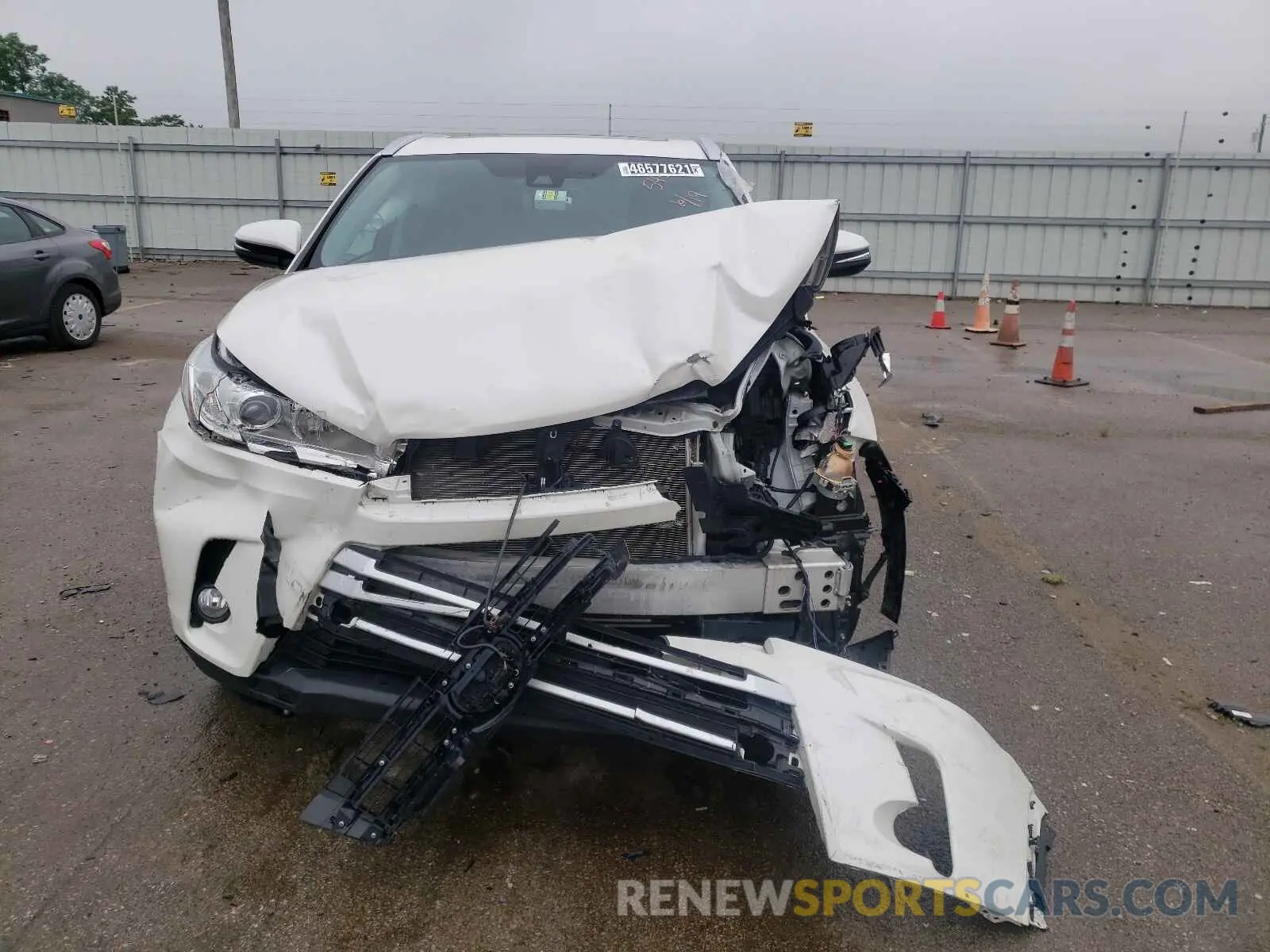 9 fotografías del automóvil dañado 5TDKZRFH1KS555457 TOYOTA HIGHLANDER 2019