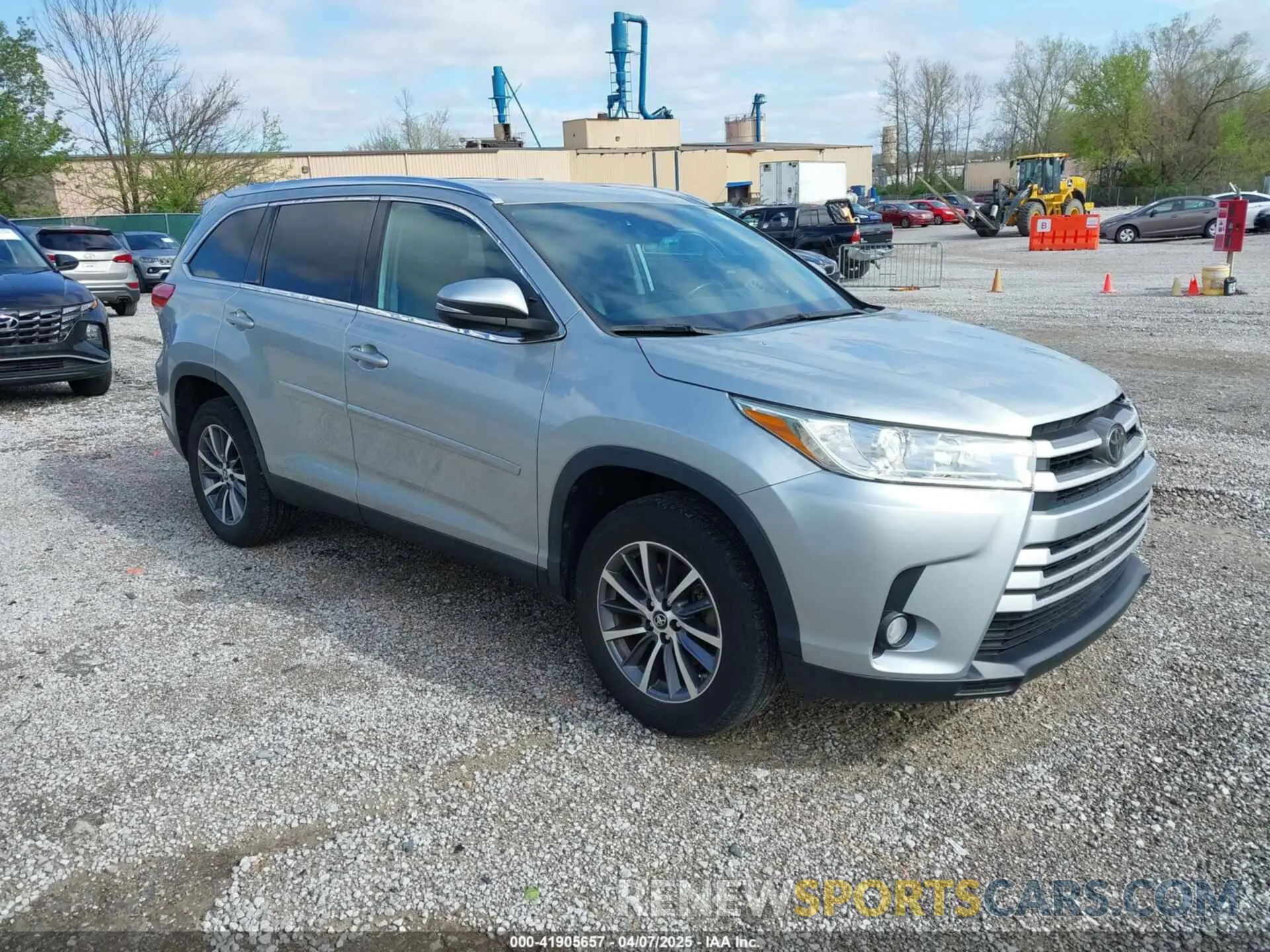1 fotografías del automóvil dañado 5TDKZRFH1KS556785 TOYOTA HIGHLANDER 2019