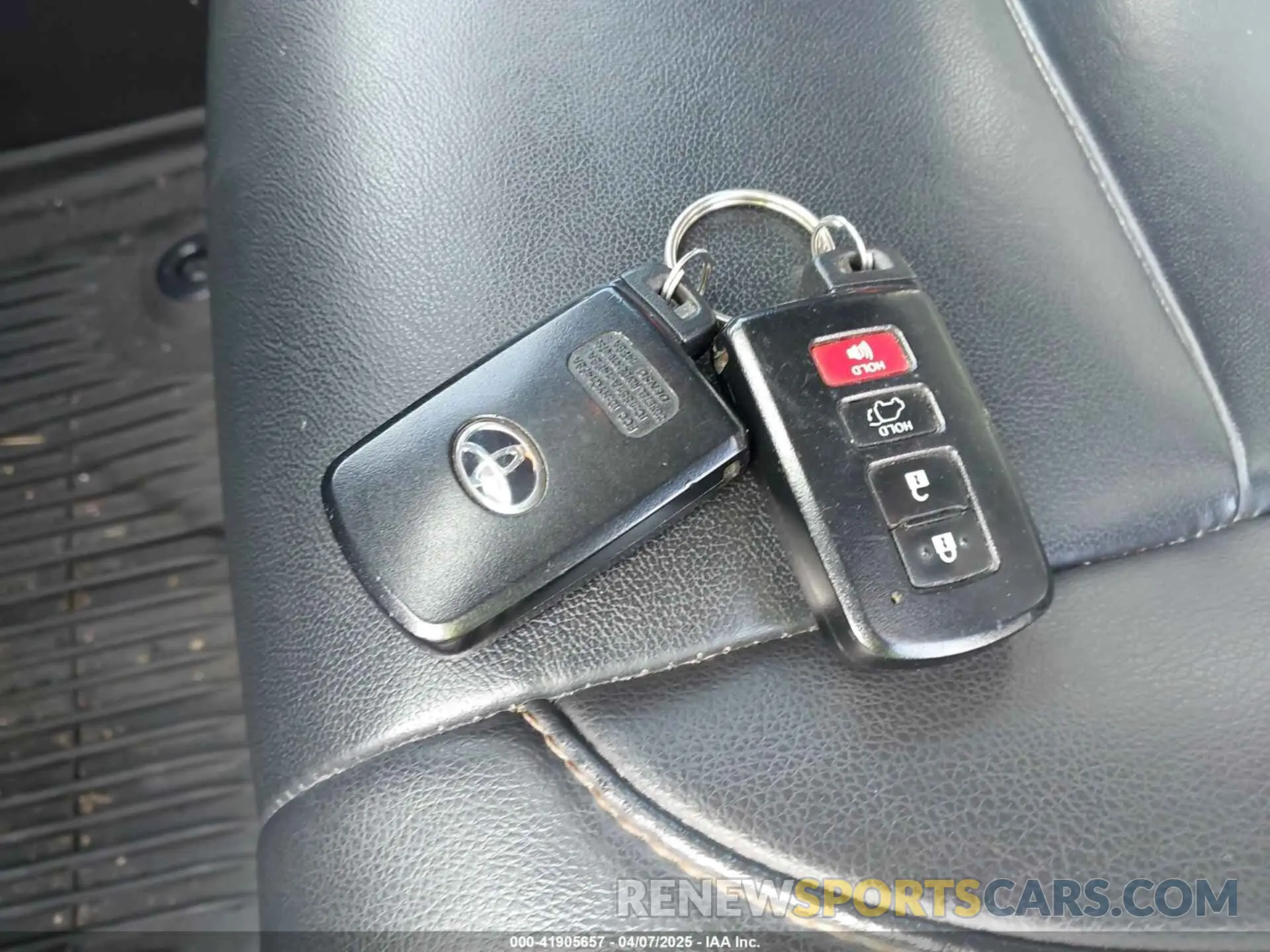 11 fotografías del automóvil dañado 5TDKZRFH1KS556785 TOYOTA HIGHLANDER 2019