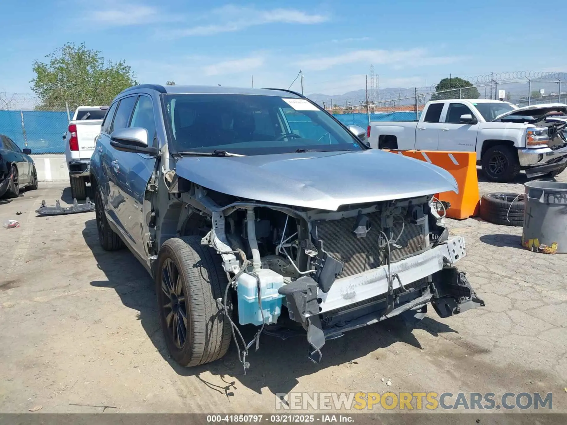 1 fotografías del automóvil dañado 5TDKZRFH1KS567284 TOYOTA HIGHLANDER 2019