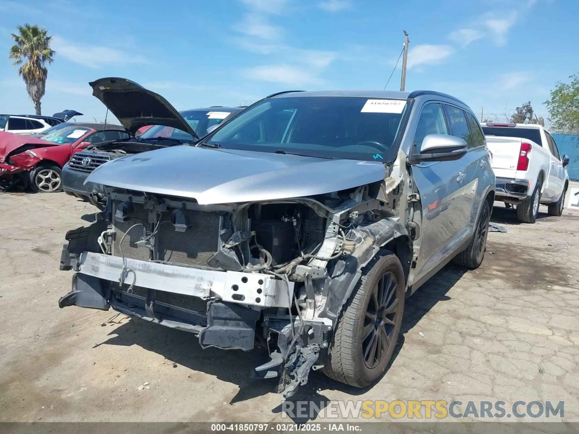 2 fotografías del automóvil dañado 5TDKZRFH1KS567284 TOYOTA HIGHLANDER 2019