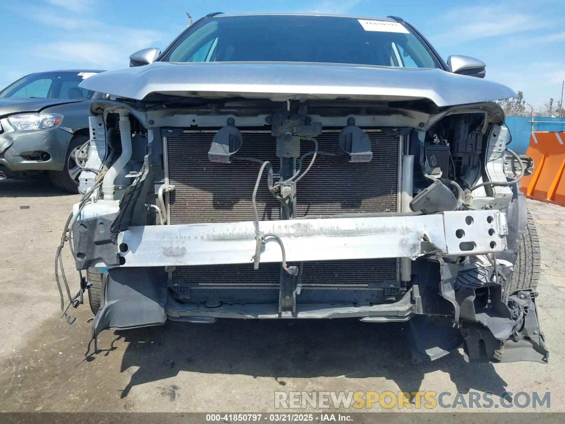 6 fotografías del automóvil dañado 5TDKZRFH1KS567284 TOYOTA HIGHLANDER 2019