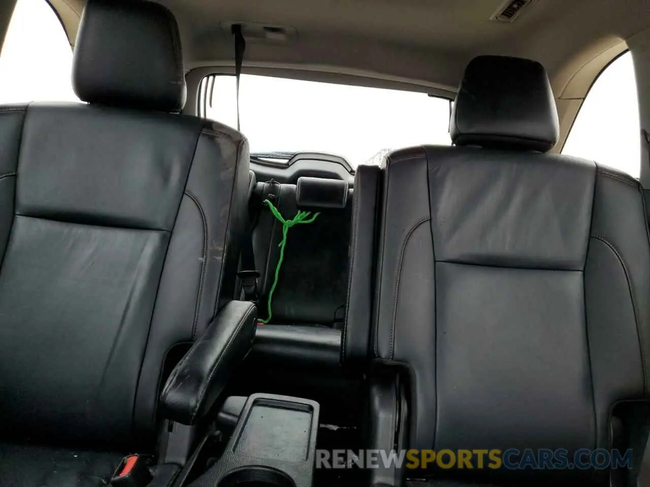 10 fotografías del automóvil dañado 5TDKZRFH1KS571688 TOYOTA HIGHLANDER 2019