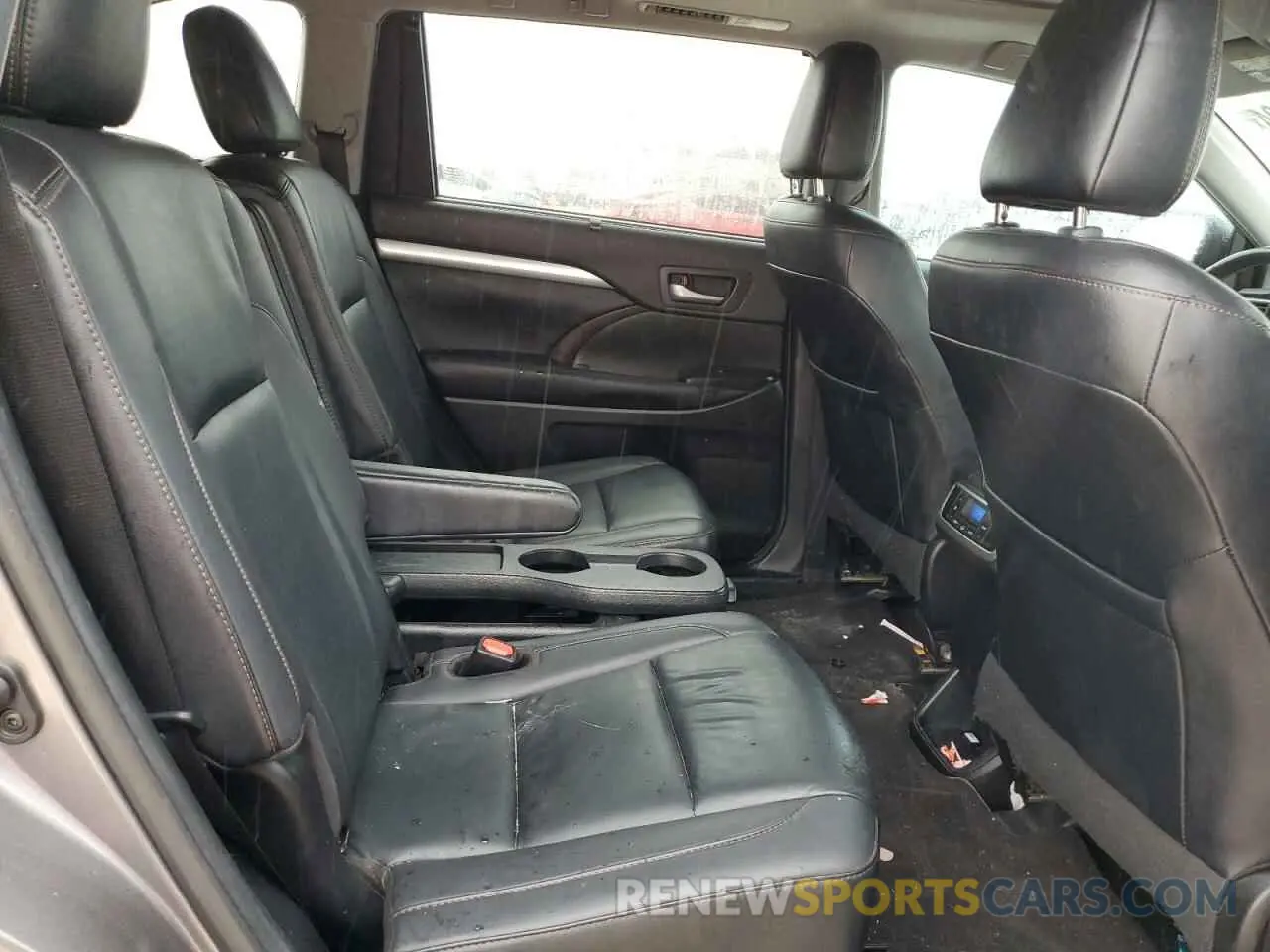 11 fotografías del automóvil dañado 5TDKZRFH1KS571688 TOYOTA HIGHLANDER 2019