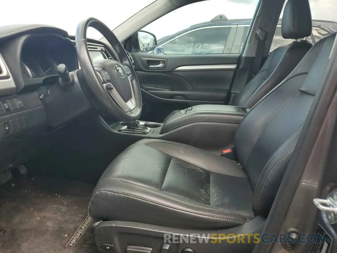 7 fotografías del automóvil dañado 5TDKZRFH1KS571688 TOYOTA HIGHLANDER 2019