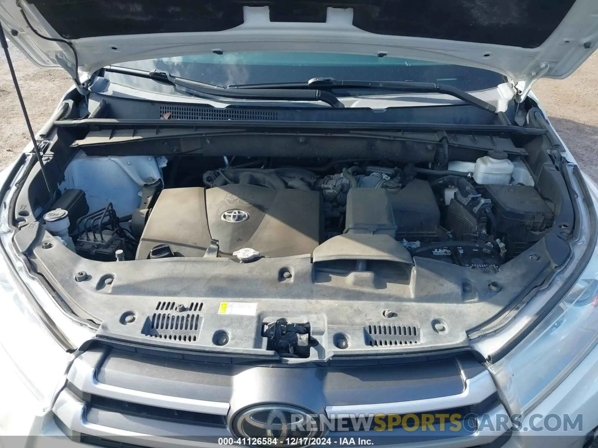 10 fotografías del automóvil dañado 5TDKZRFH1KS572002 TOYOTA HIGHLANDER 2019