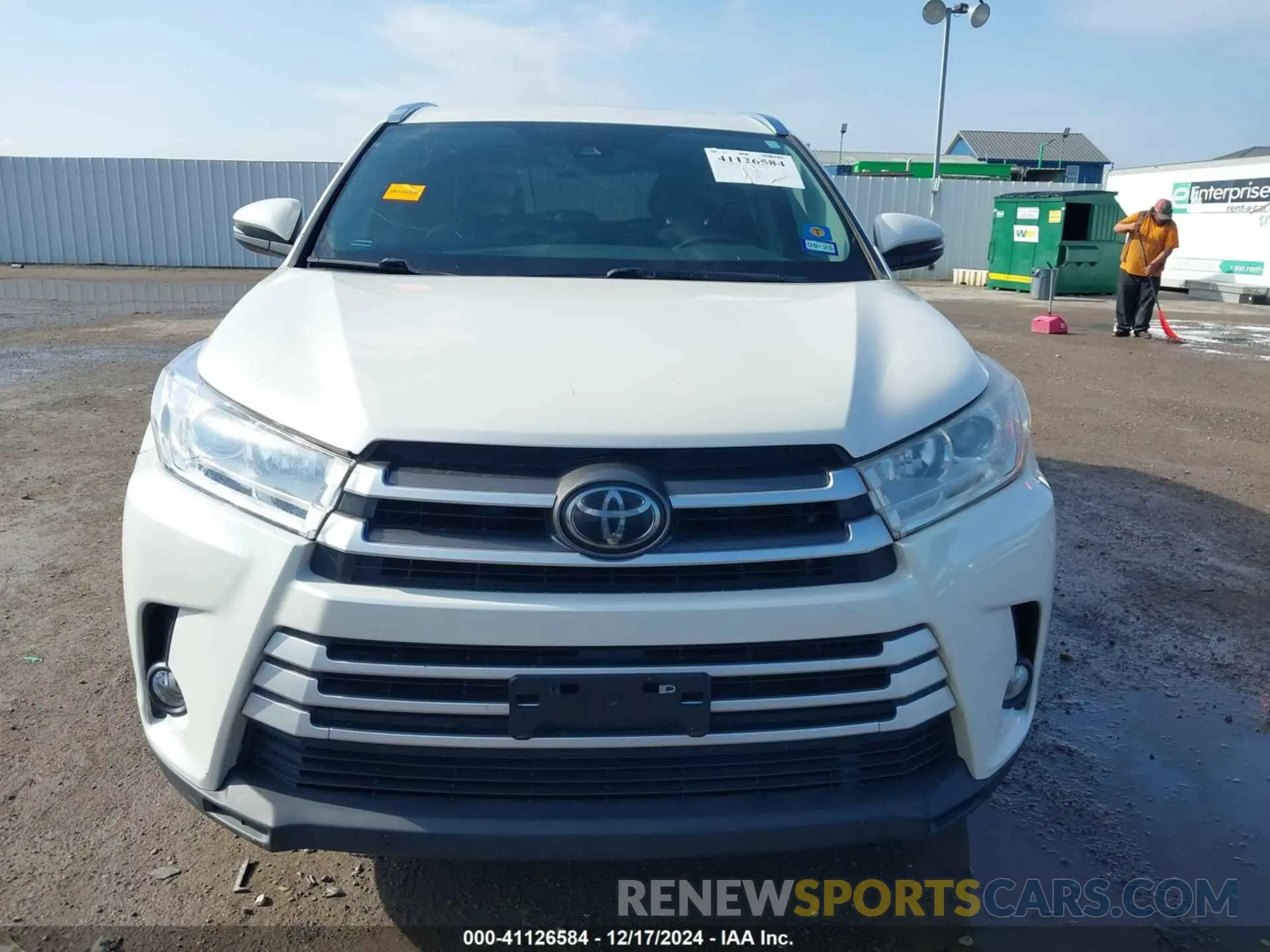 12 fotografías del automóvil dañado 5TDKZRFH1KS572002 TOYOTA HIGHLANDER 2019