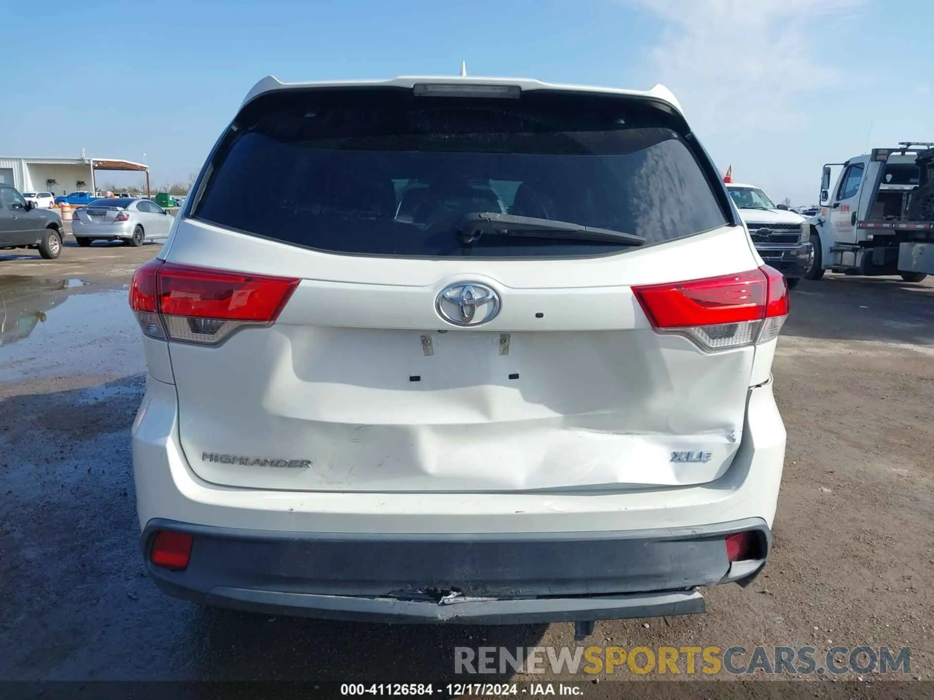 16 fotografías del automóvil dañado 5TDKZRFH1KS572002 TOYOTA HIGHLANDER 2019