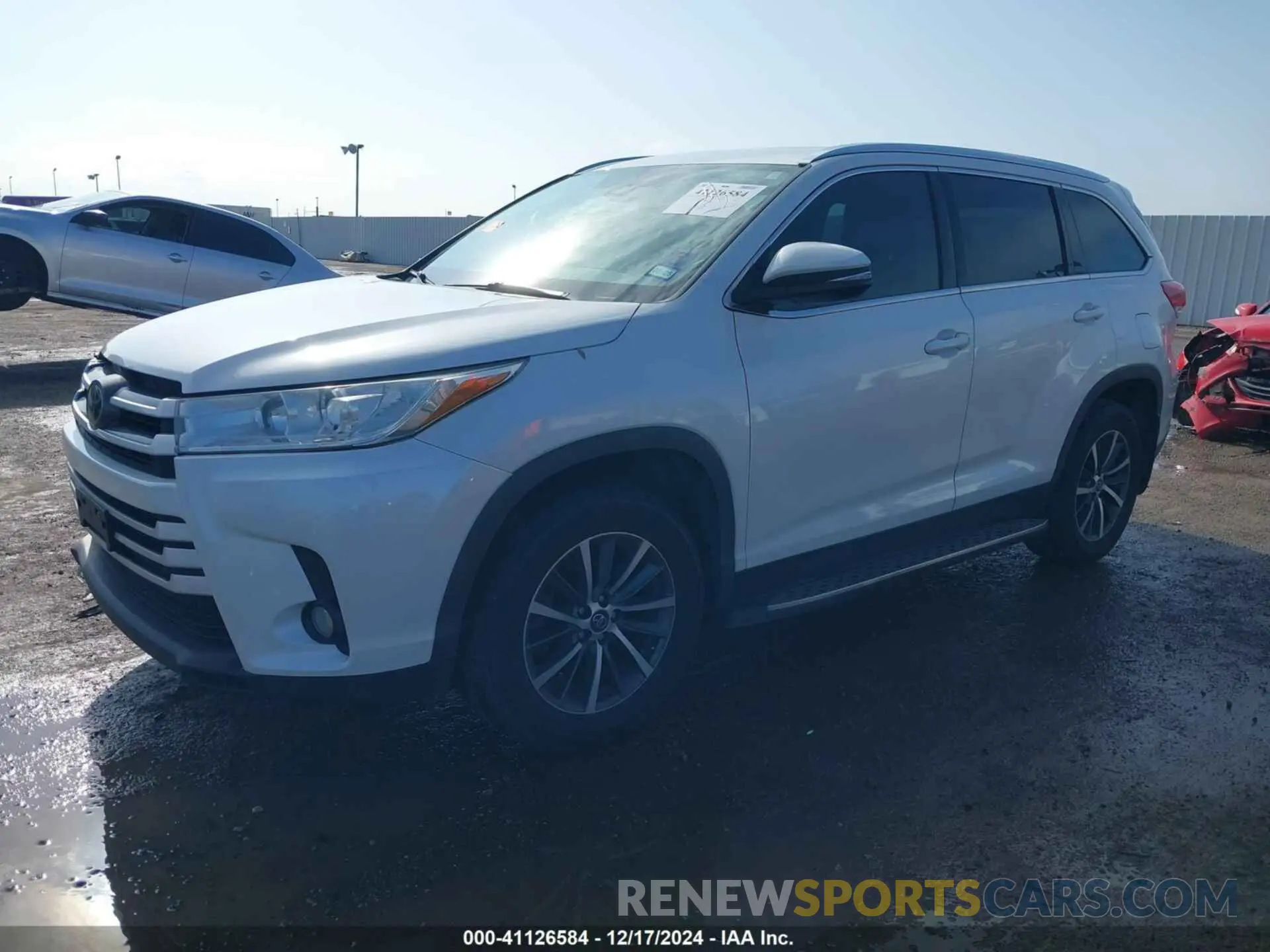 2 fotografías del automóvil dañado 5TDKZRFH1KS572002 TOYOTA HIGHLANDER 2019