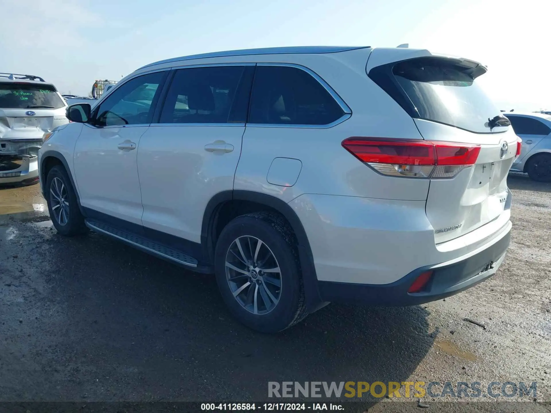 3 fotografías del automóvil dañado 5TDKZRFH1KS572002 TOYOTA HIGHLANDER 2019