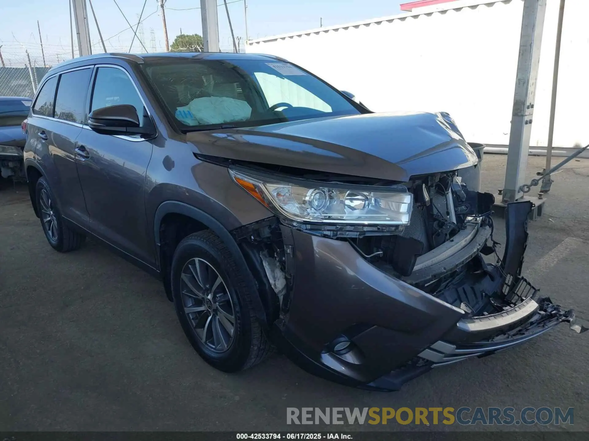 1 fotografías del automóvil dañado 5TDKZRFH1KS574932 TOYOTA HIGHLANDER 2019