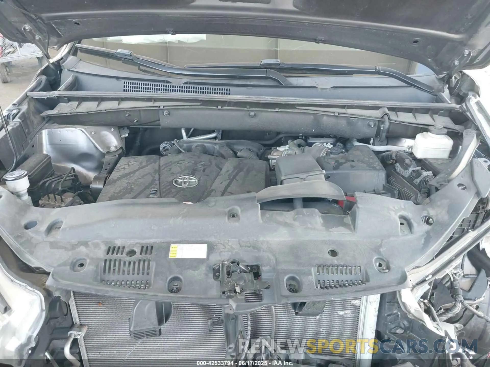10 fotografías del automóvil dañado 5TDKZRFH1KS574932 TOYOTA HIGHLANDER 2019