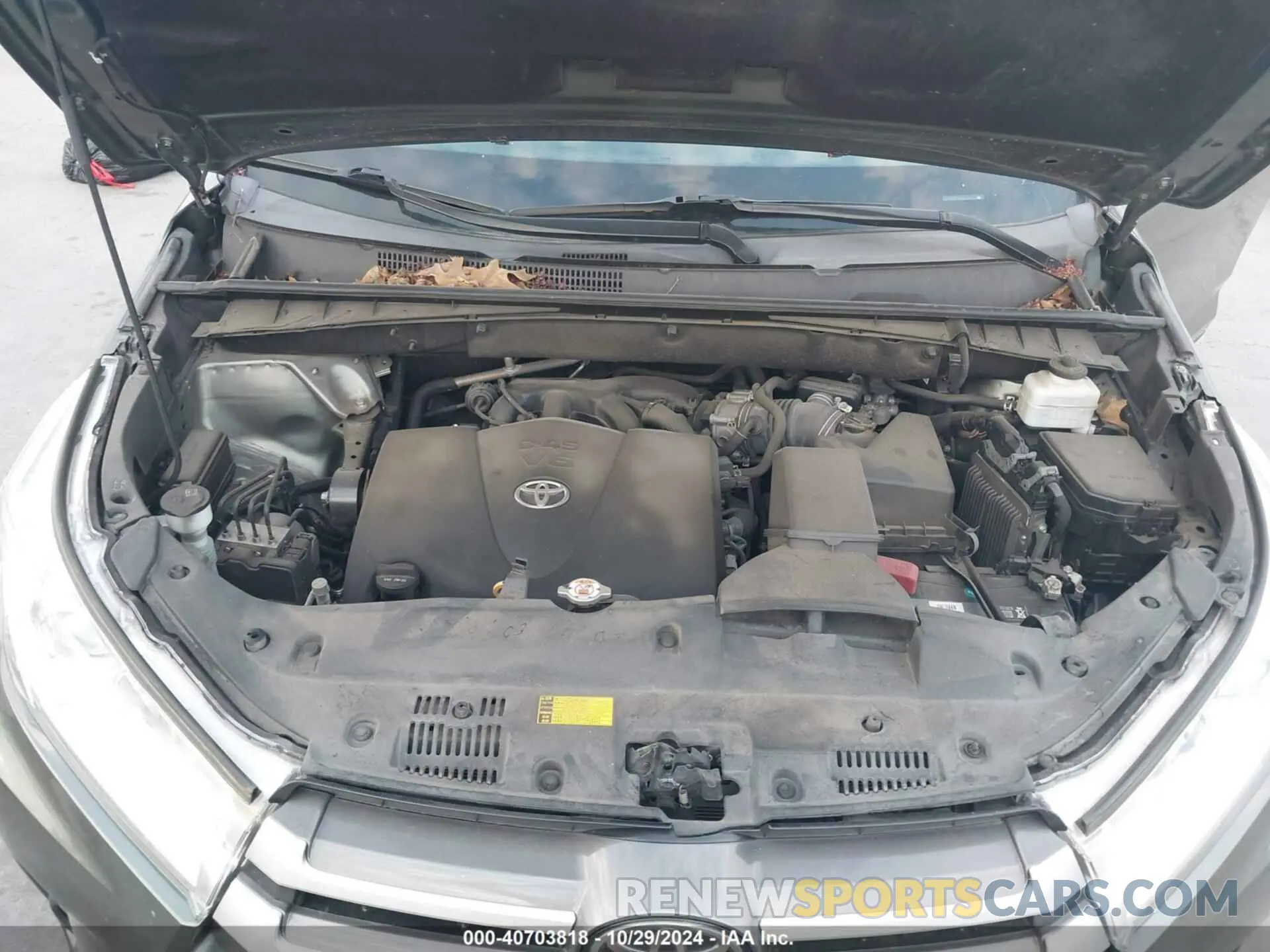 10 fotografías del automóvil dañado 5TDKZRFH2KS296011 TOYOTA HIGHLANDER 2019