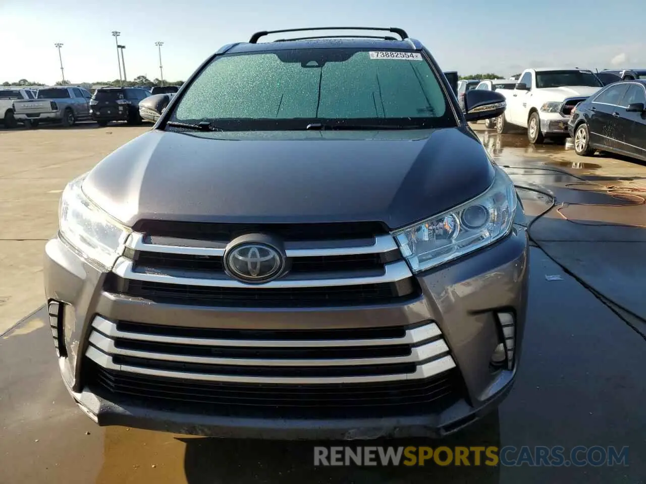 5 fotografías del automóvil dañado 5TDKZRFH2KS300932 TOYOTA HIGHLANDER 2019