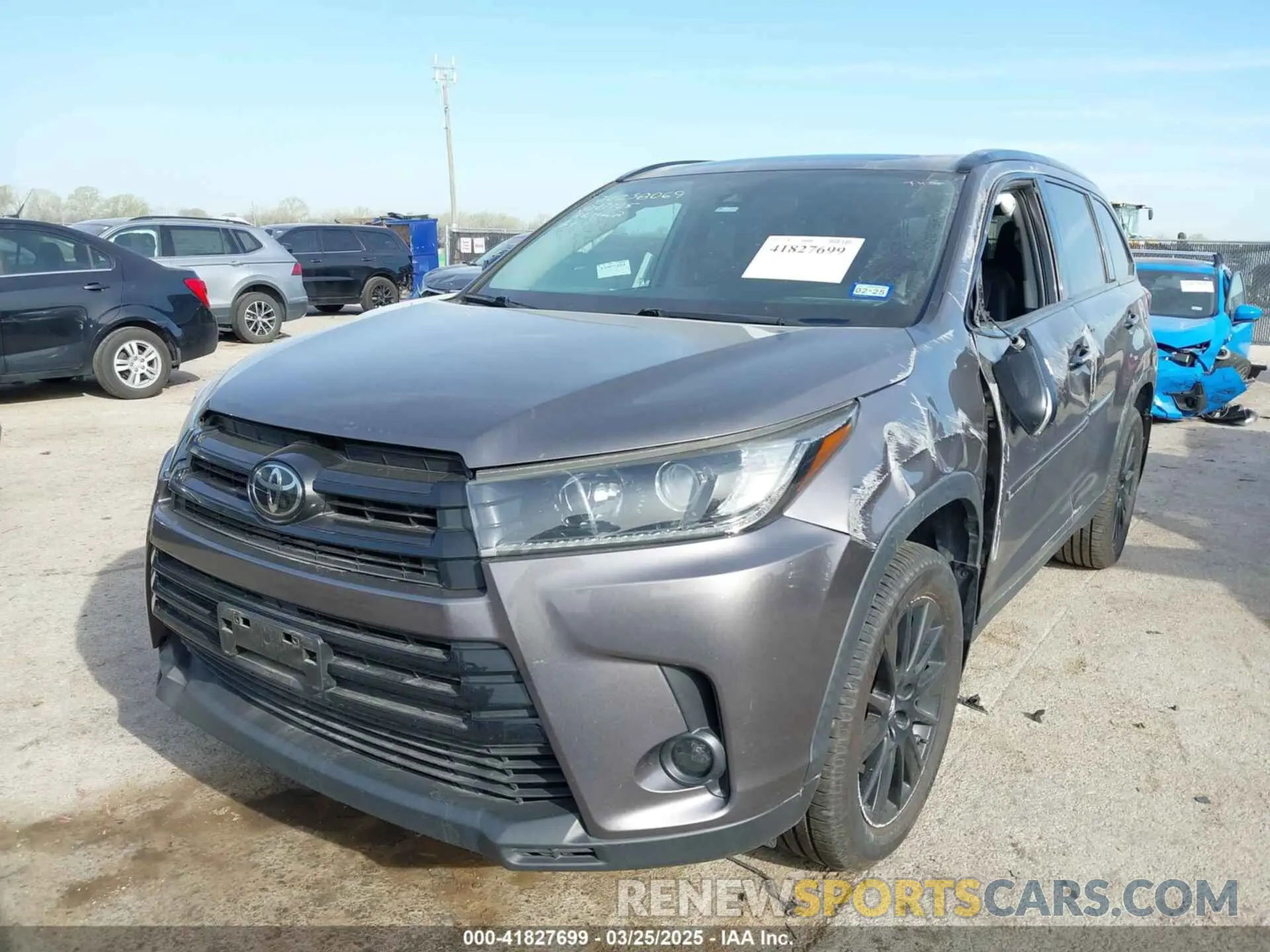 2 fotografías del automóvil dañado 5TDKZRFH2KS313342 TOYOTA HIGHLANDER 2019