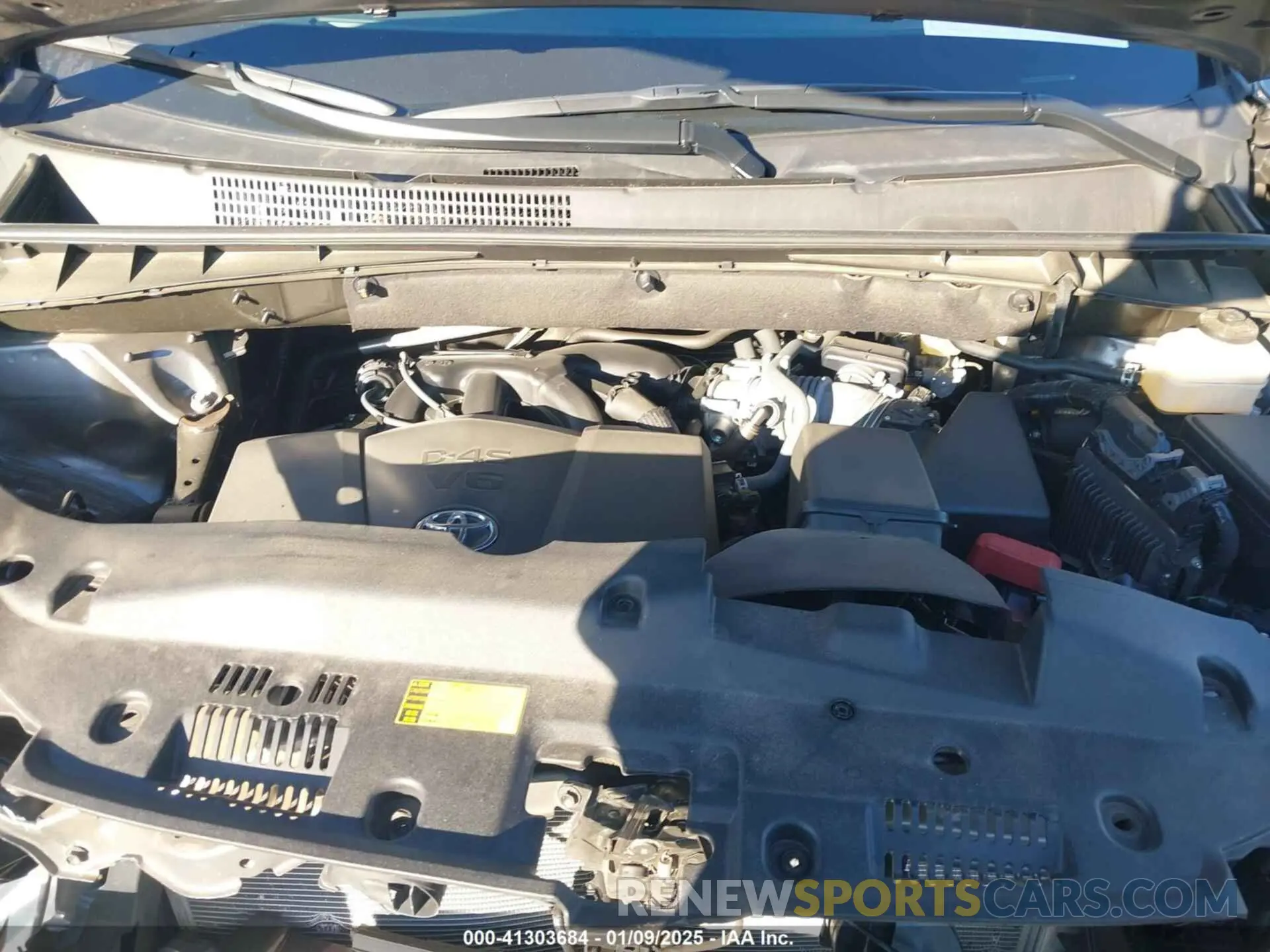 10 fotografías del automóvil dañado 5TDKZRFH2KS338158 TOYOTA HIGHLANDER 2019