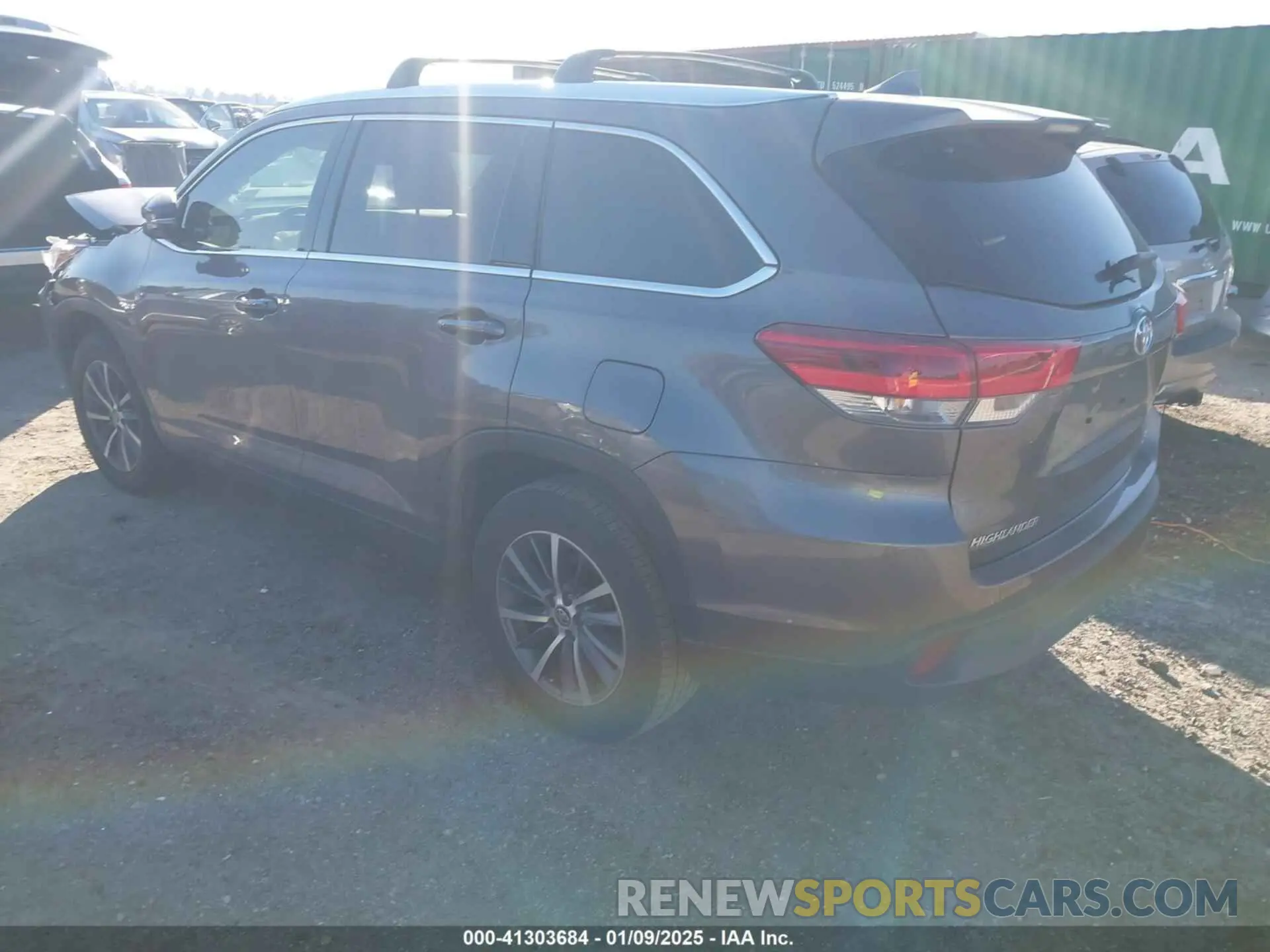 3 fotografías del automóvil dañado 5TDKZRFH2KS338158 TOYOTA HIGHLANDER 2019