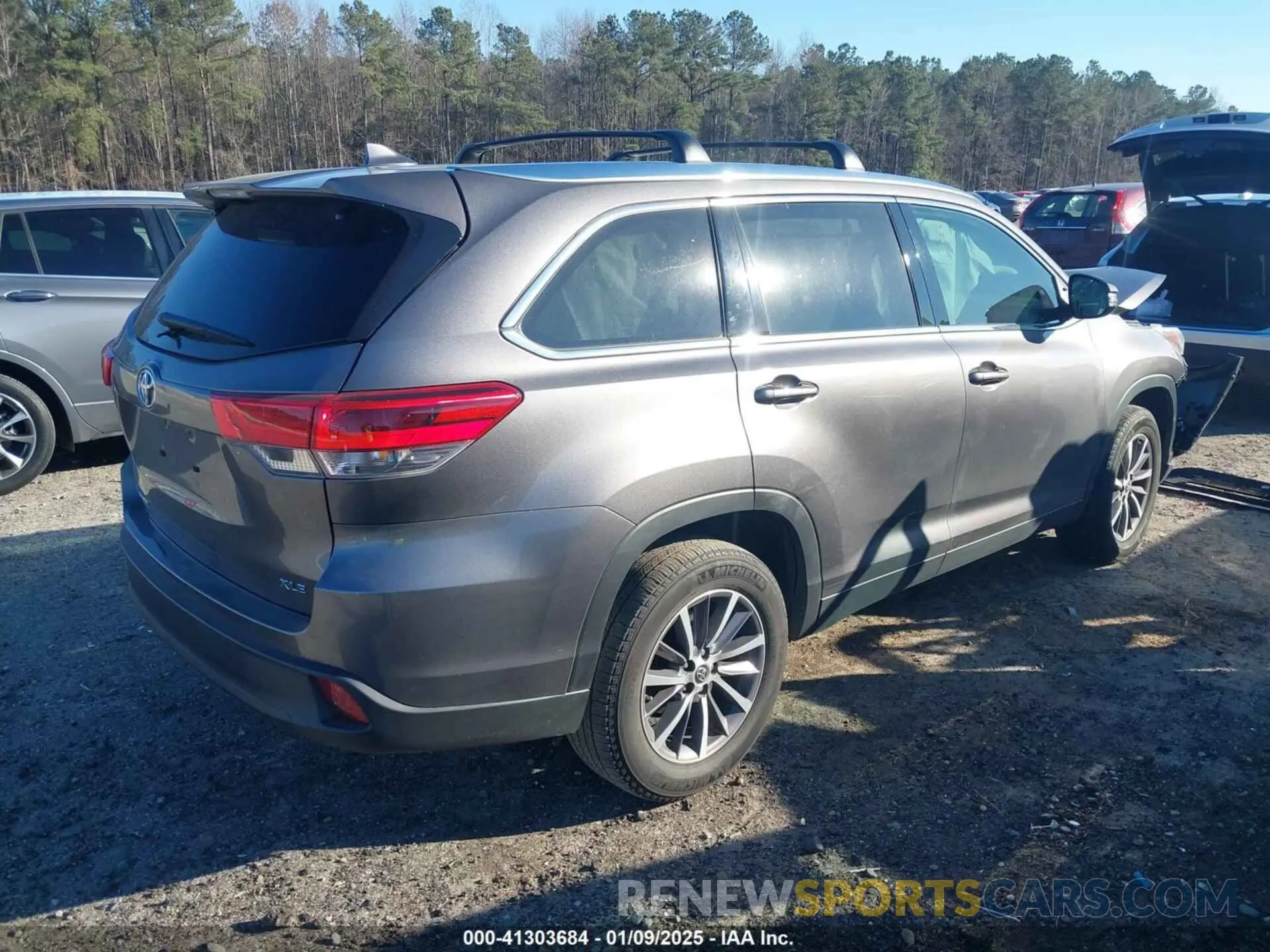 4 fotografías del automóvil dañado 5TDKZRFH2KS338158 TOYOTA HIGHLANDER 2019