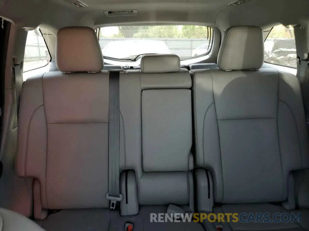 10 fotografías del automóvil dañado 5TDKZRFH2KS349094 TOYOTA HIGHLANDER 2019