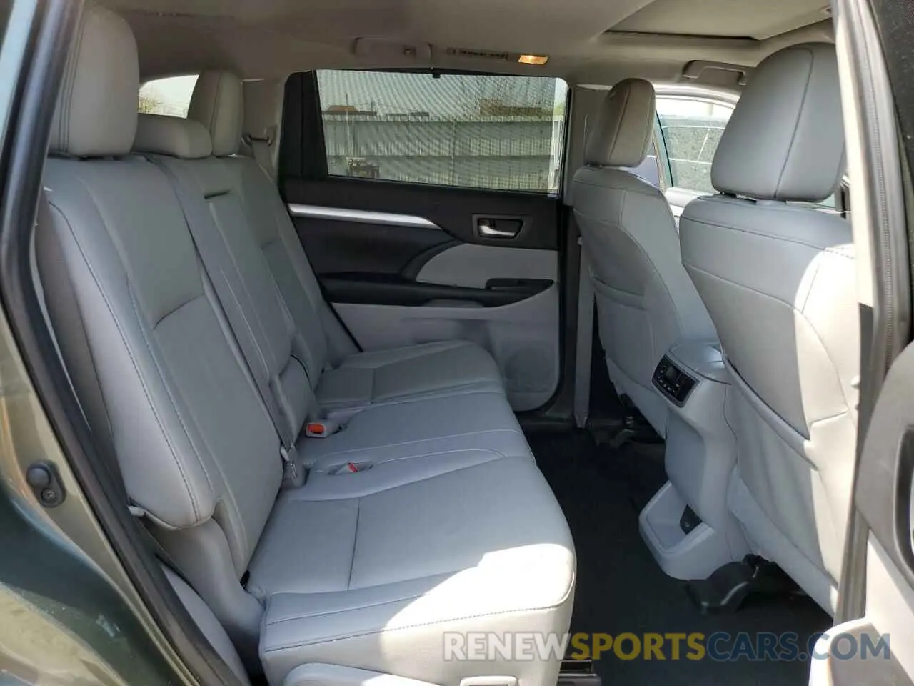 11 fotografías del automóvil dañado 5TDKZRFH2KS349094 TOYOTA HIGHLANDER 2019