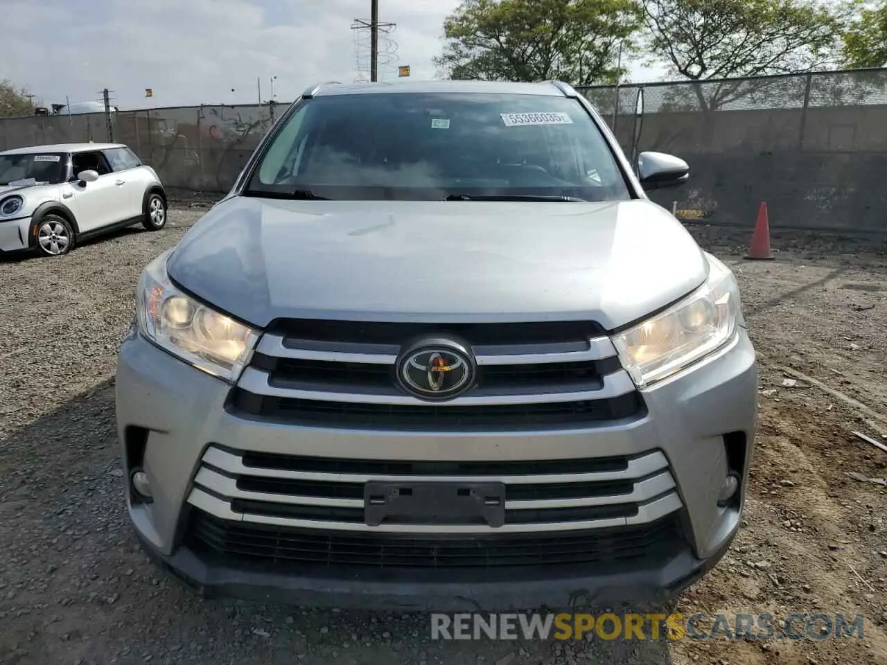 5 fotografías del automóvil dañado 5TDKZRFH2KS552731 TOYOTA HIGHLANDER 2019