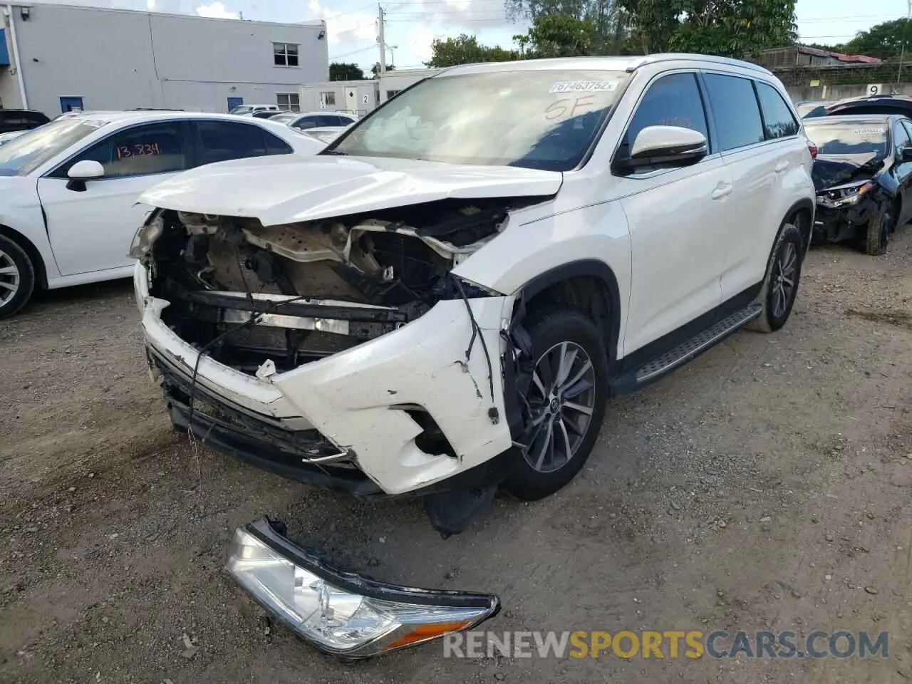 2 fotografías del automóvil dañado 5TDKZRFH2KS560067 TOYOTA HIGHLANDER 2019