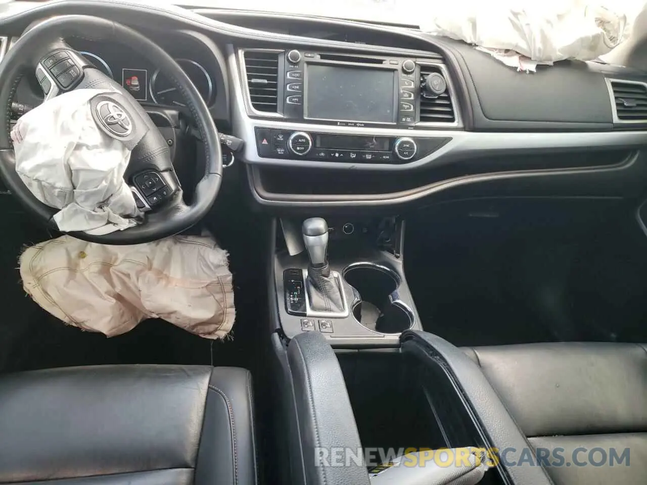 9 fotografías del automóvil dañado 5TDKZRFH2KS560067 TOYOTA HIGHLANDER 2019