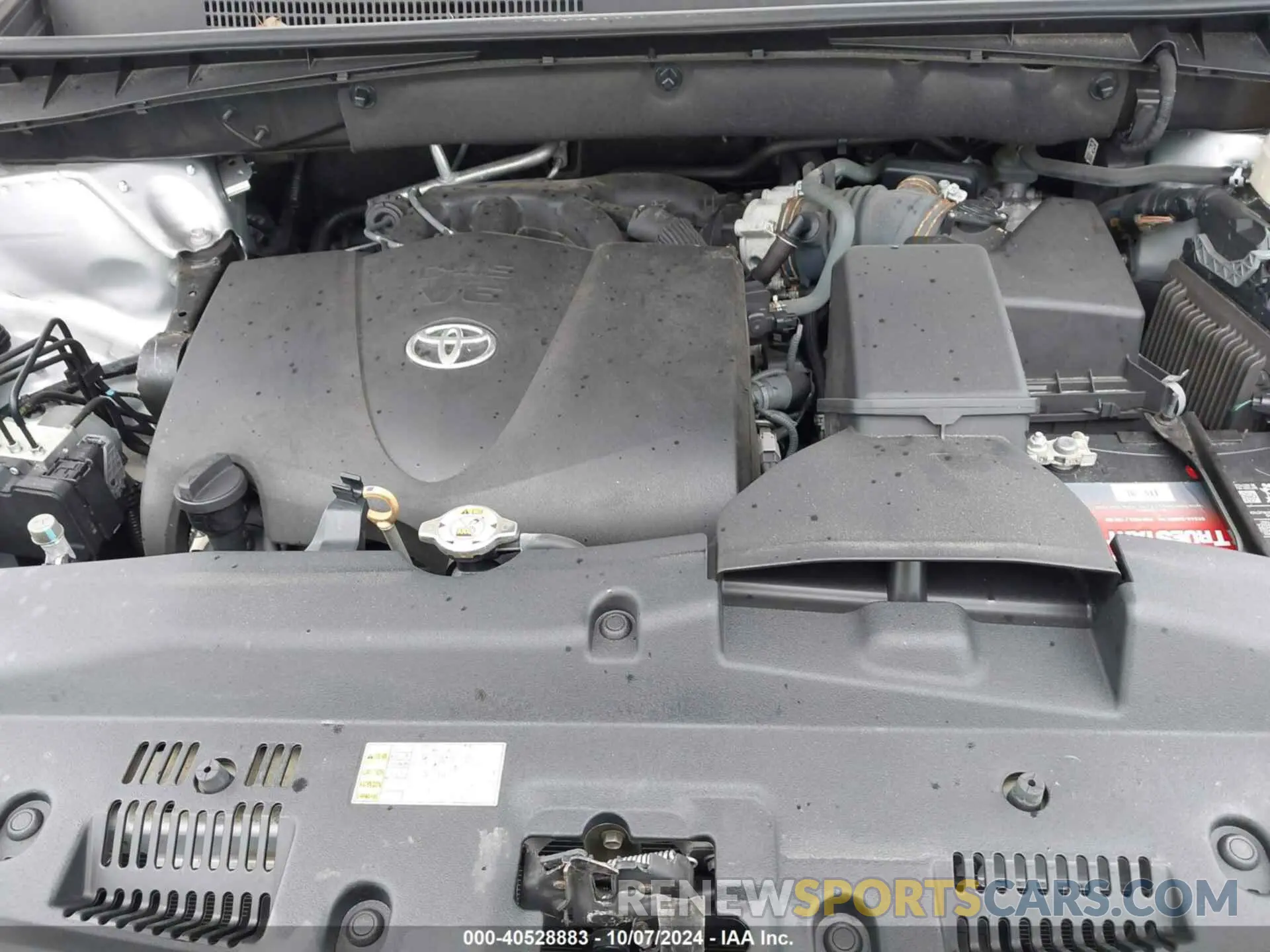 10 fotografías del automóvil dañado 5TDKZRFH2KS575104 TOYOTA HIGHLANDER 2019