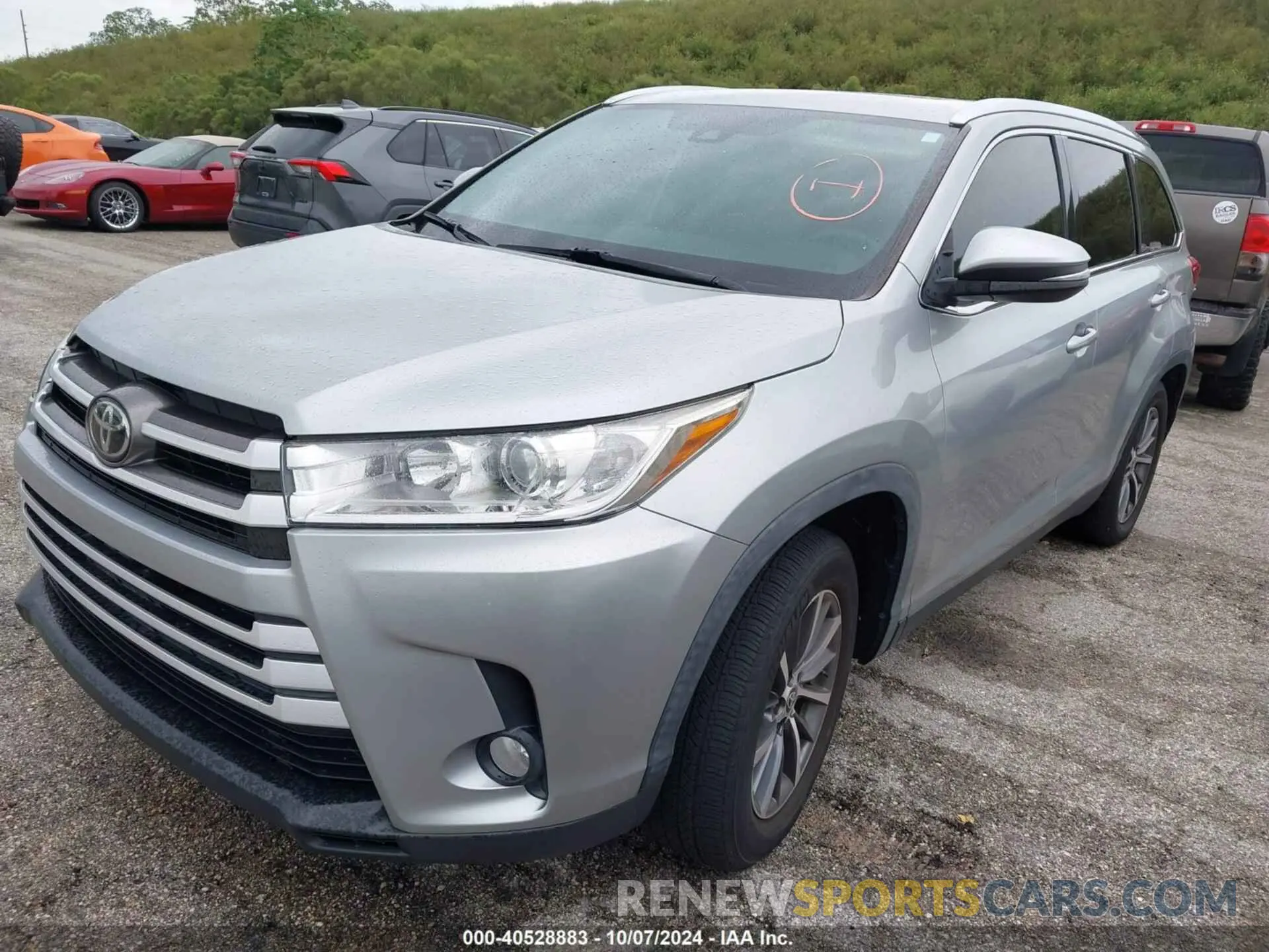 2 fotografías del automóvil dañado 5TDKZRFH2KS575104 TOYOTA HIGHLANDER 2019