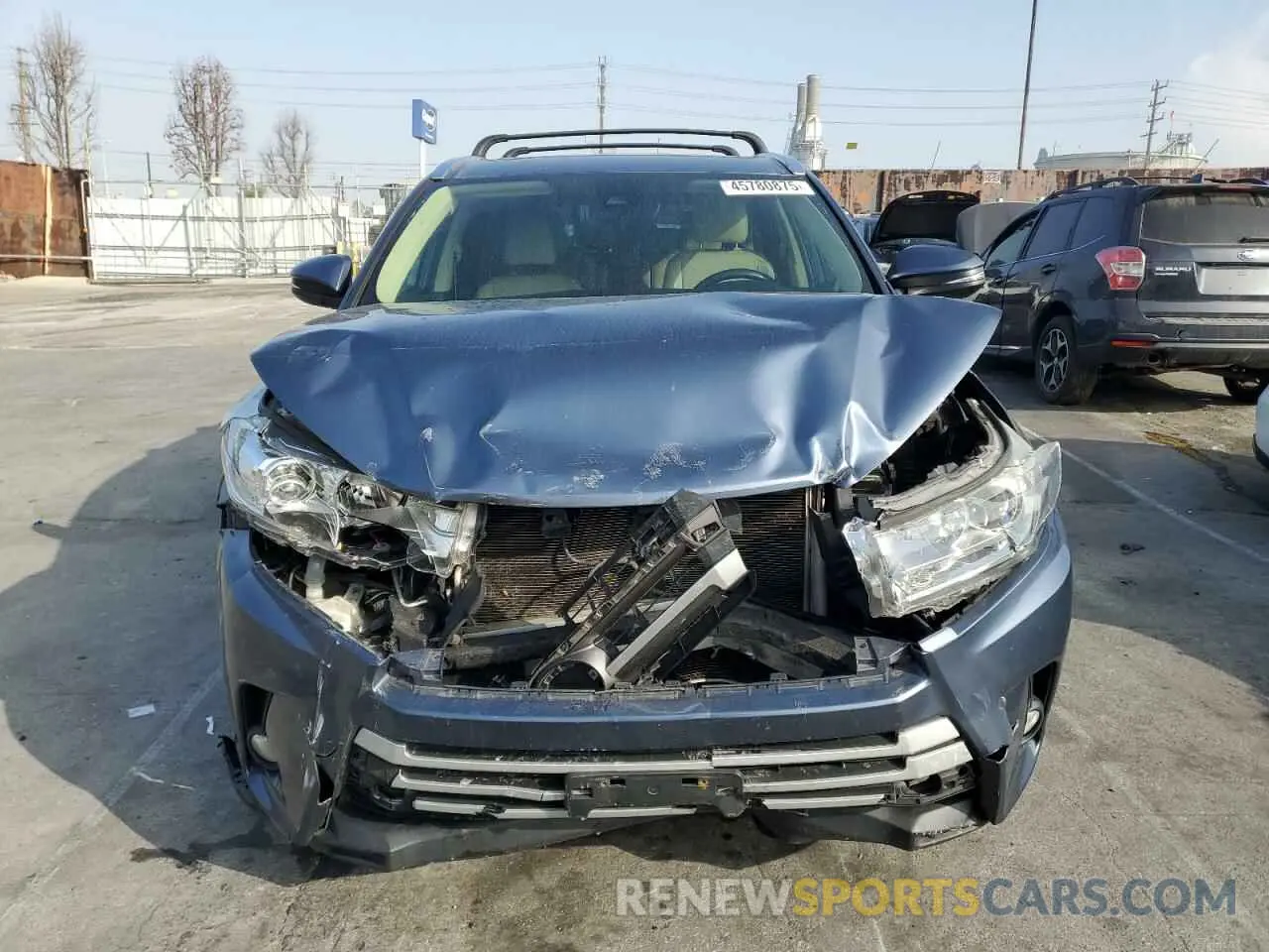 5 fotografías del automóvil dañado 5TDKZRFH3KS289794 TOYOTA HIGHLANDER 2019