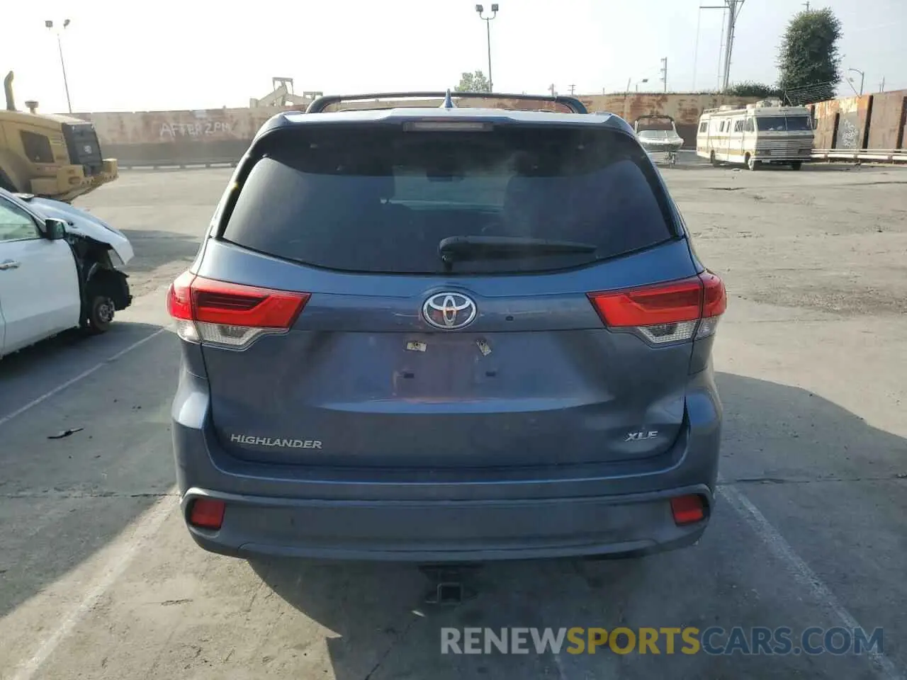 6 fotografías del automóvil dañado 5TDKZRFH3KS289794 TOYOTA HIGHLANDER 2019