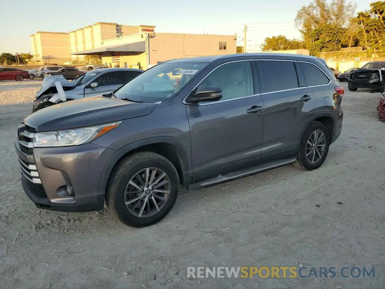1 fotografías del automóvil dañado 5TDKZRFH3KS319070 TOYOTA HIGHLANDER 2019