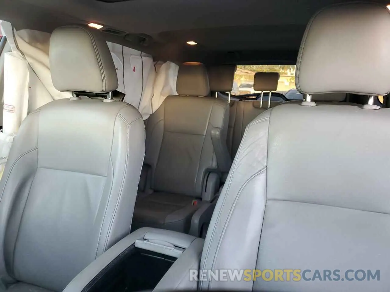 10 fotografías del automóvil dañado 5TDKZRFH3KS319070 TOYOTA HIGHLANDER 2019