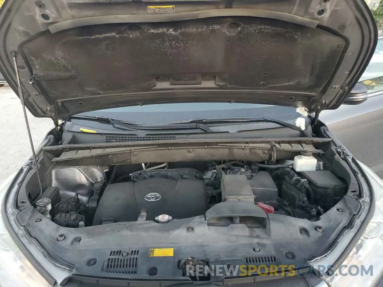 12 fotografías del automóvil dañado 5TDKZRFH3KS319070 TOYOTA HIGHLANDER 2019