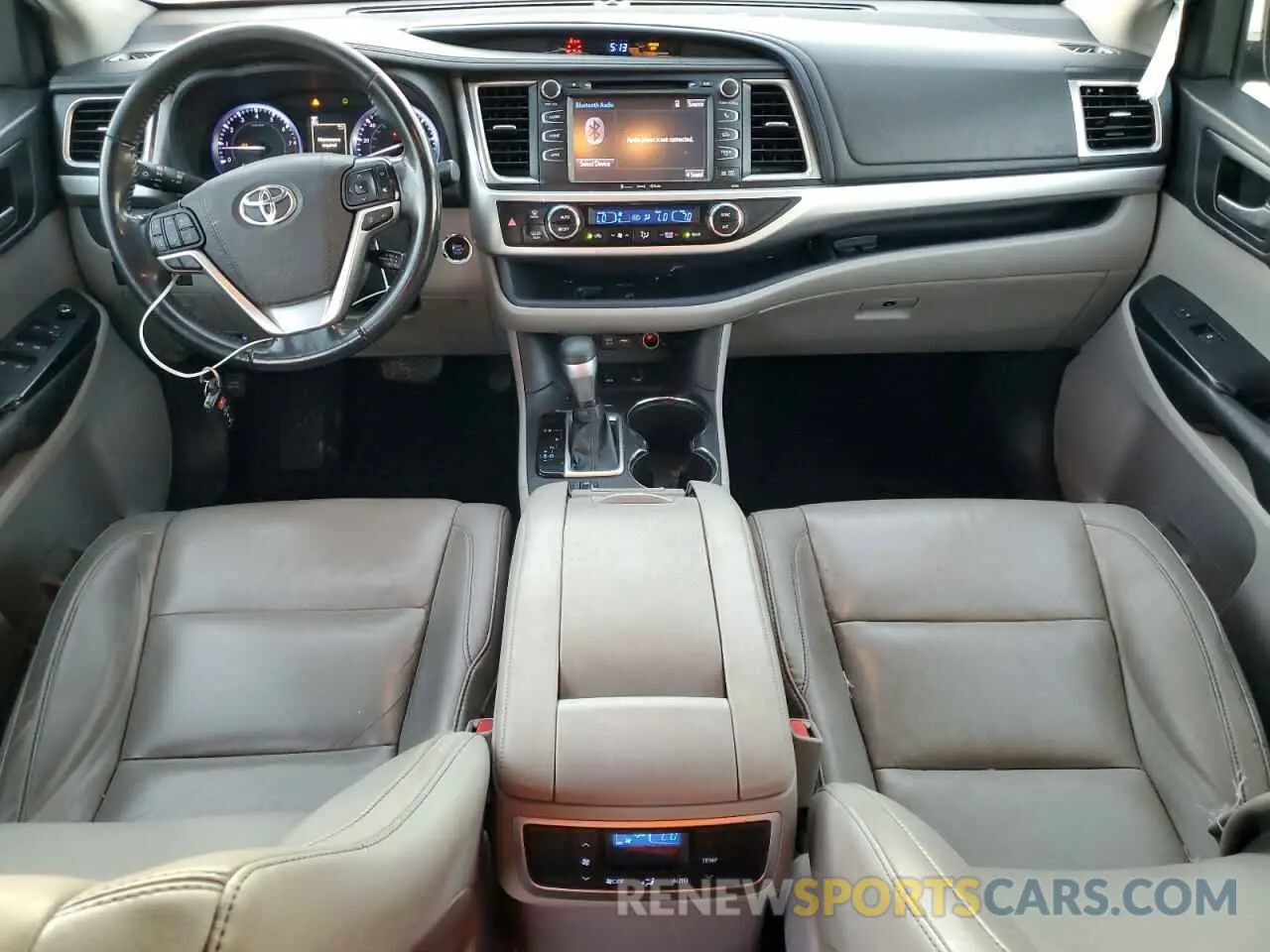 8 fotografías del automóvil dañado 5TDKZRFH3KS319070 TOYOTA HIGHLANDER 2019